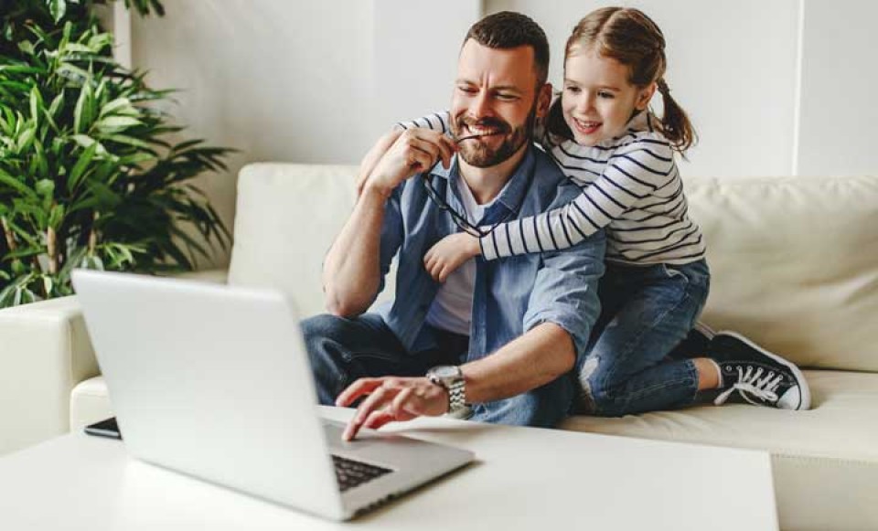 thuiswerken in de woonkamer